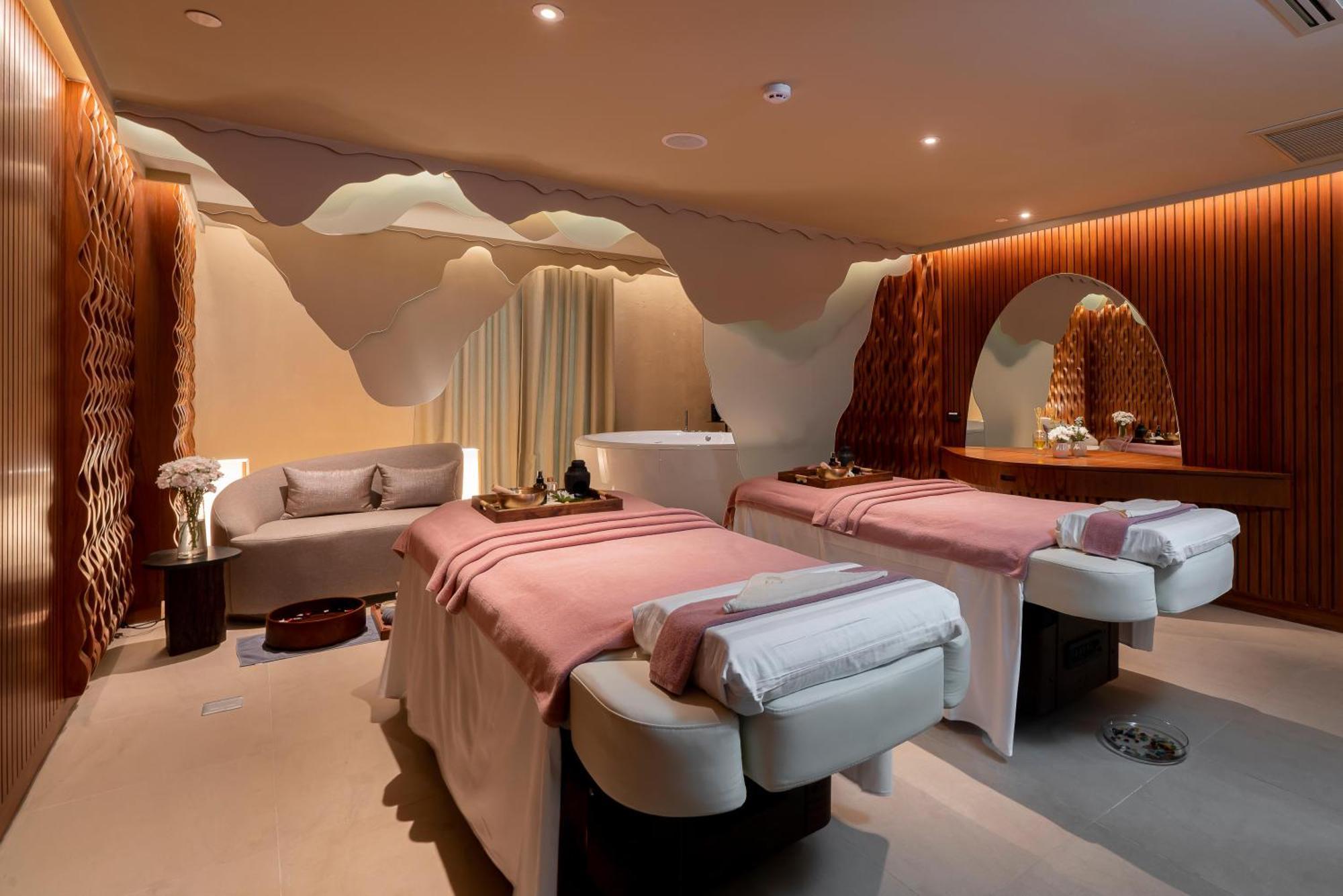 The Salil Hotel Riverside Bangkok Exterior foto The spa at The Oberoi, Mumbai