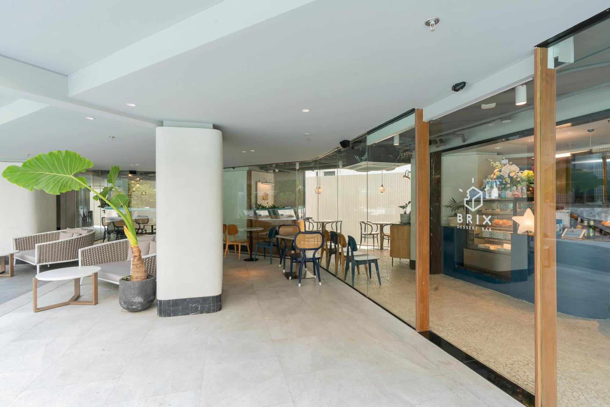 The Salil Hotel Riverside Bangkok Exterior foto The lobby of the hotel