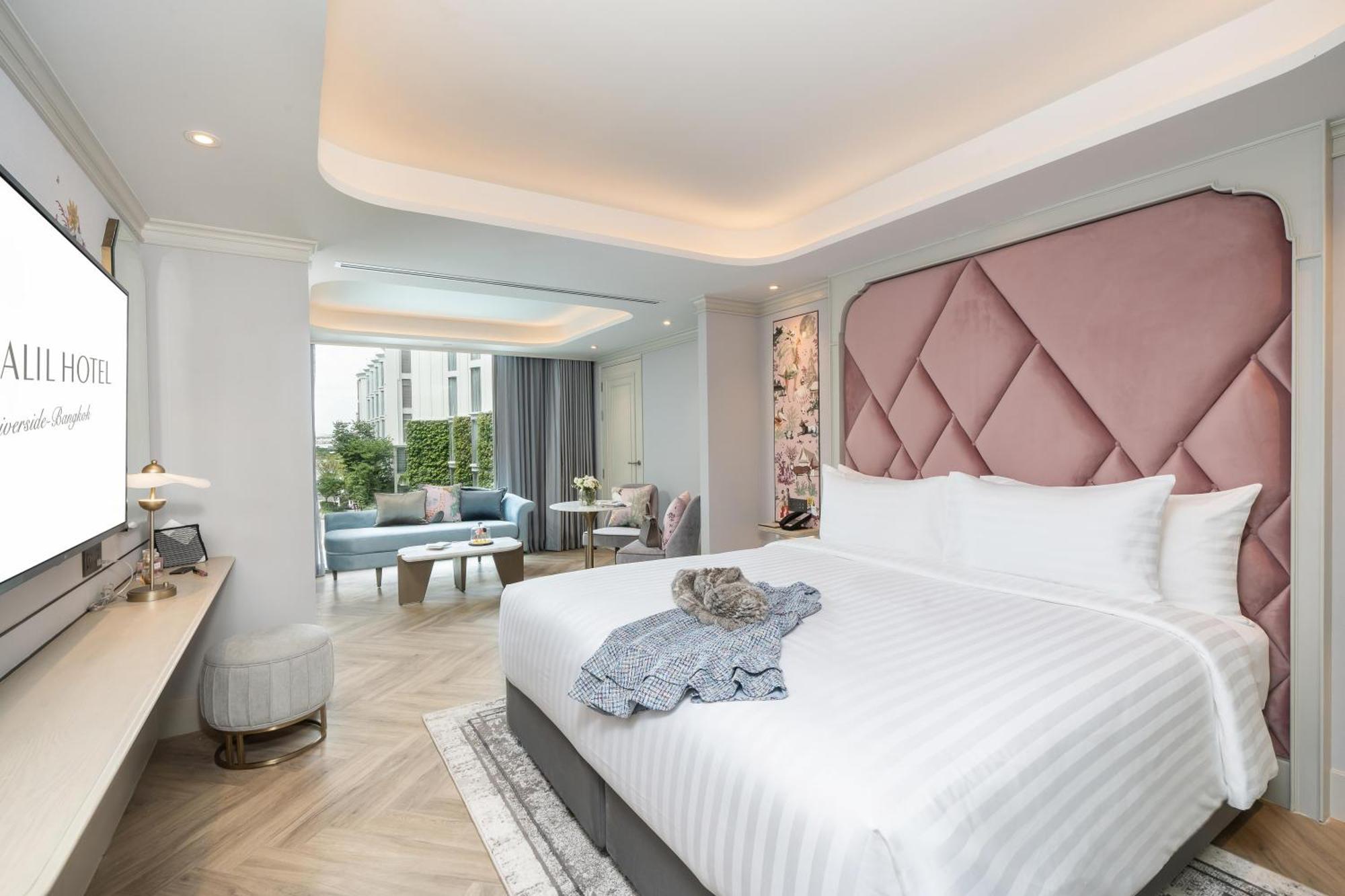 The Salil Hotel Riverside Bangkok Exterior foto Deluxe Suite